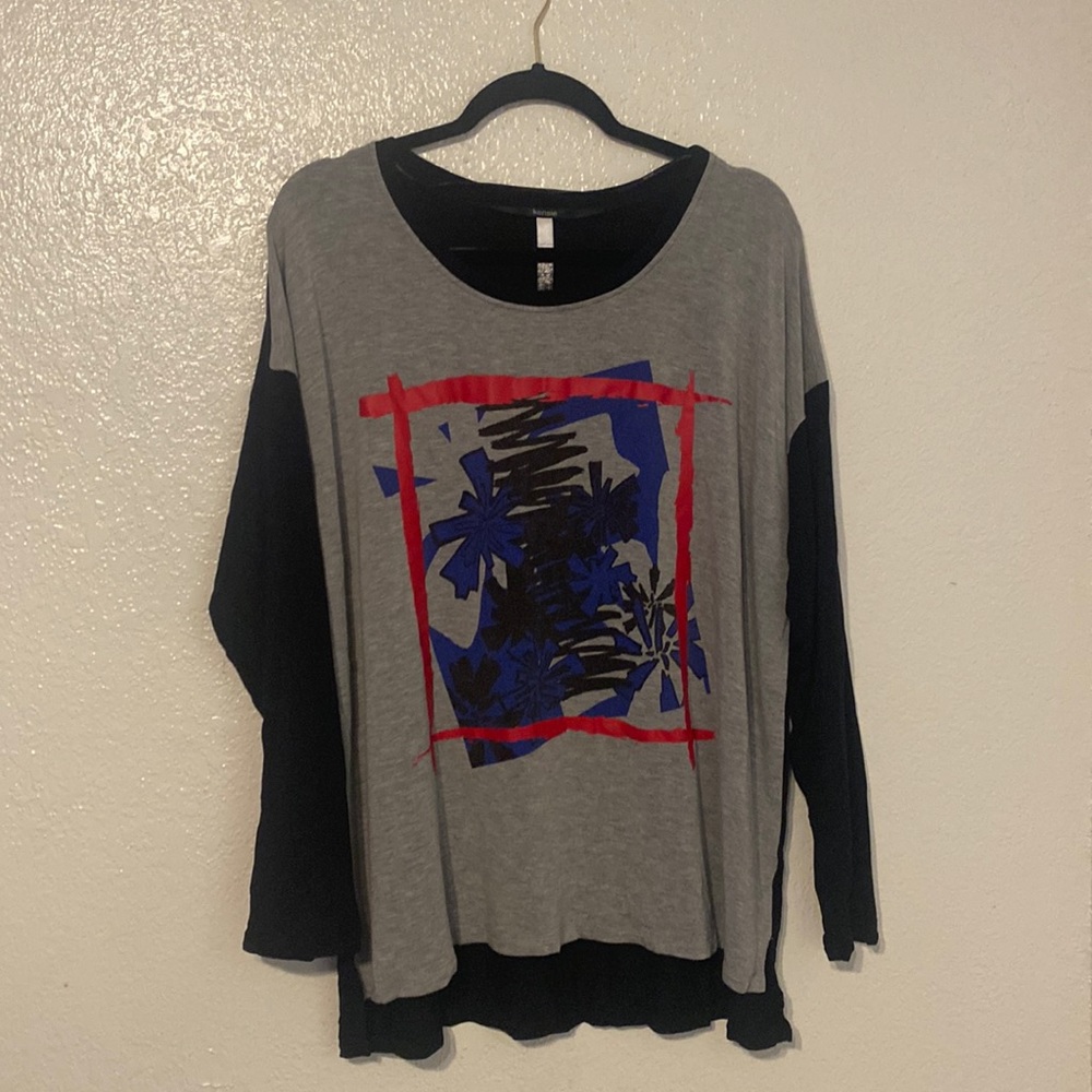 Kensie baseball style long sleeve tee
